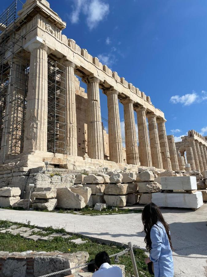 Acropolis Selected